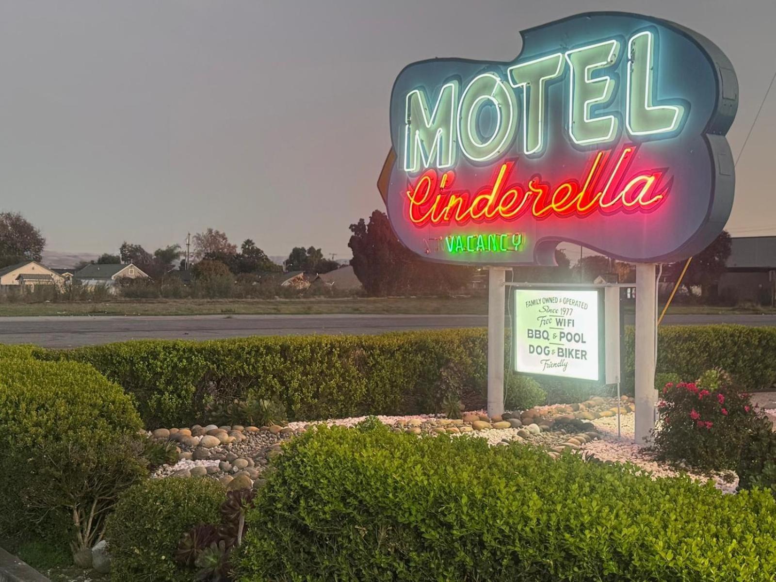 Cinderella Motel Hollister Eksteriør bilde